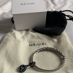 Mejuri bangle